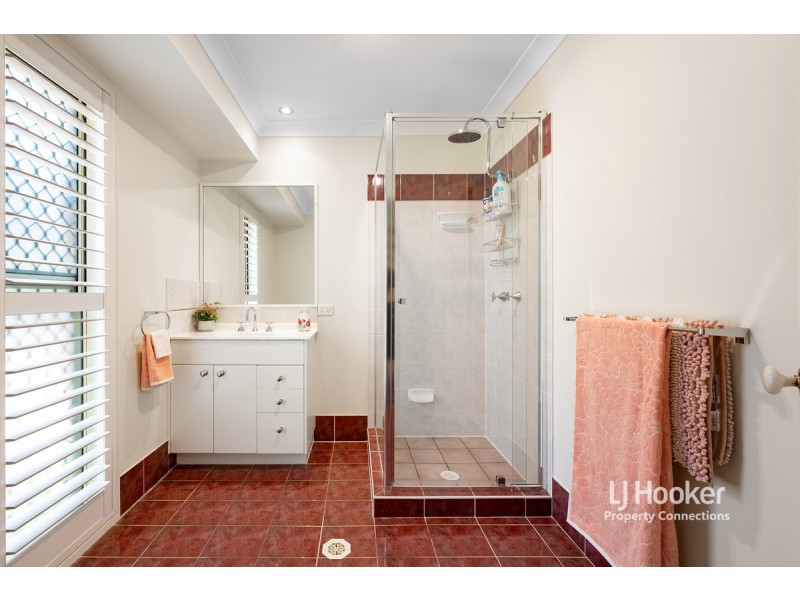 8 Mascotte Court, Eatons Hill QLD 4037