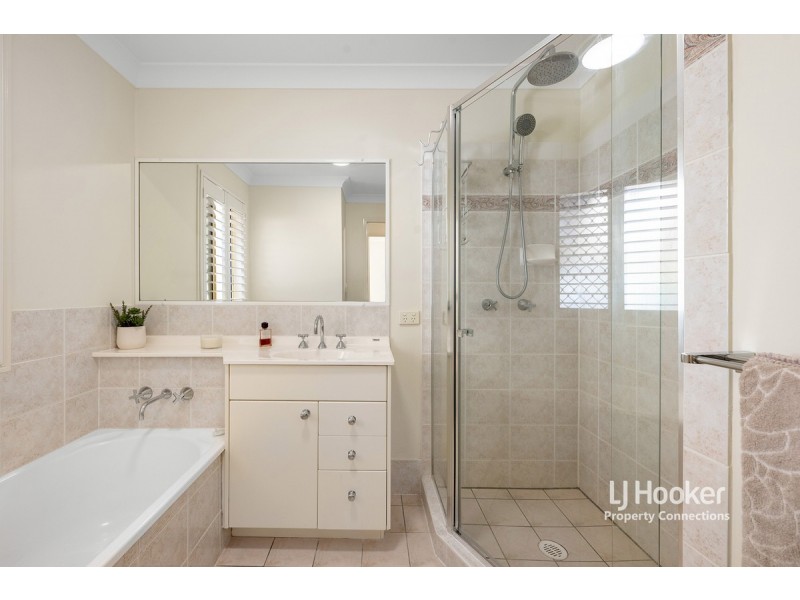 8 Mascotte Court, Eatons Hill QLD 4037