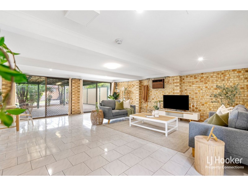 1 Folkstone Avenue, Albany Creek QLD 4035