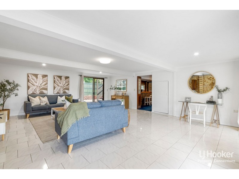 1 Folkstone Avenue, Albany Creek QLD 4035