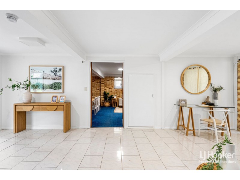 1 Folkstone Avenue, Albany Creek QLD 4035