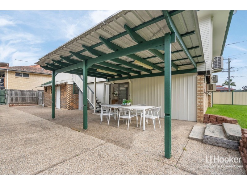 1 Folkstone Avenue, Albany Creek QLD 4035