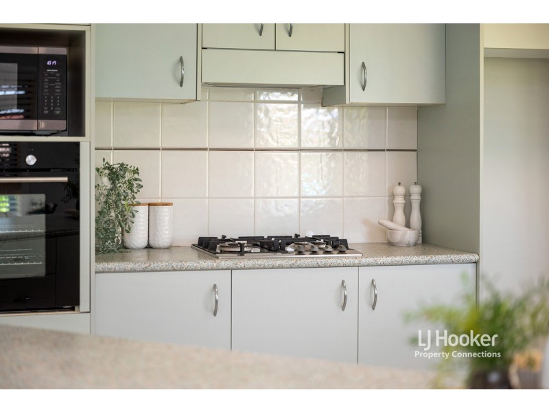 19 Flinders Way, Albany Creek QLD 4035