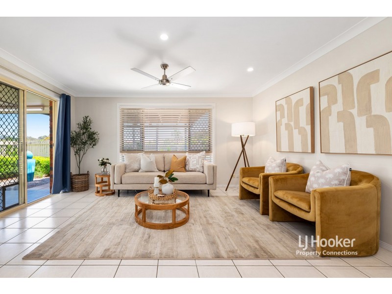 19 Flinders Way, Albany Creek QLD 4035