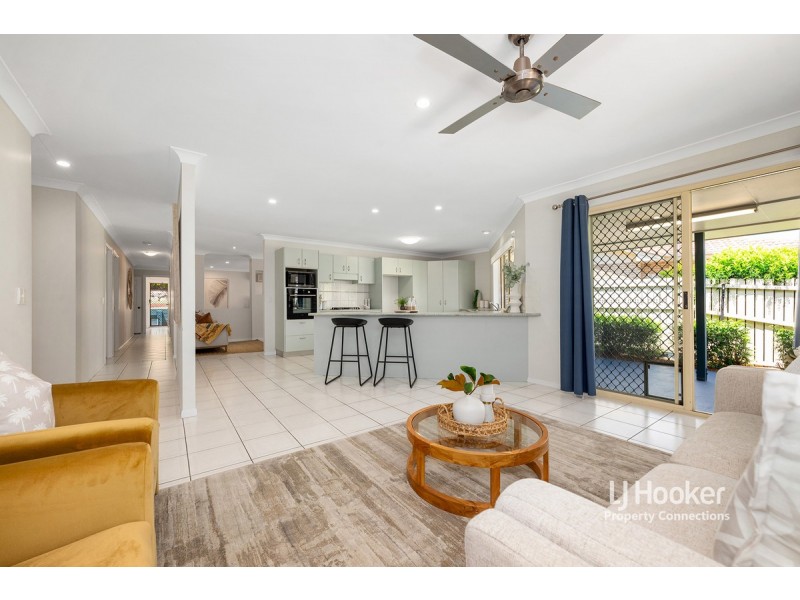 19 Flinders Way, Albany Creek QLD 4035