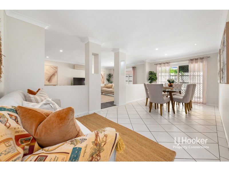 19 Flinders Way, Albany Creek QLD 4035