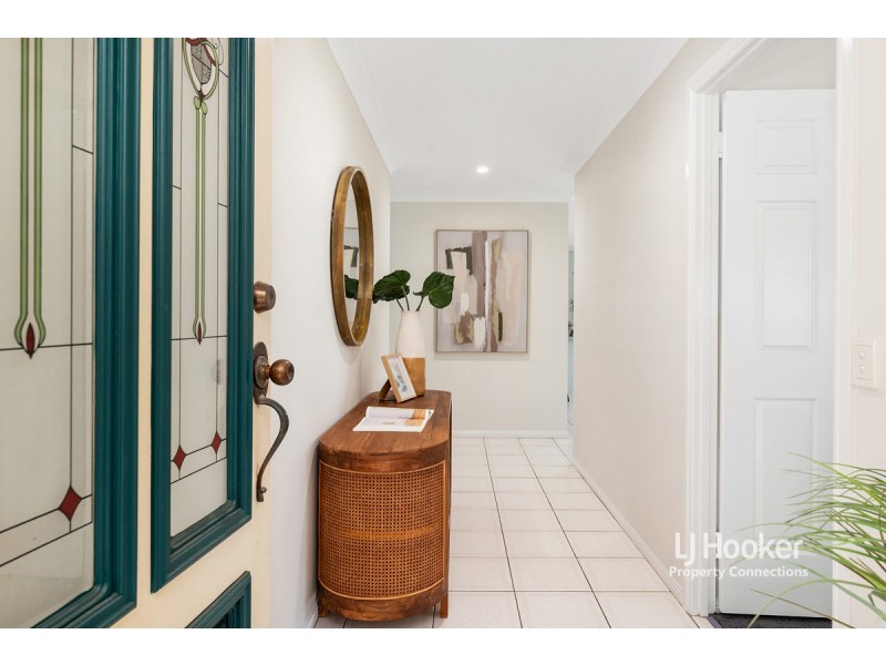 19 Flinders Way, Albany Creek QLD 4035