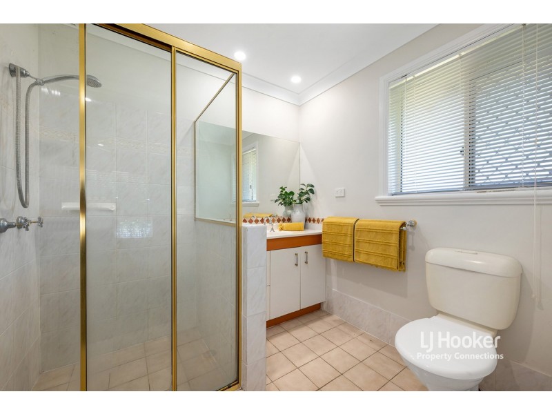19 Flinders Way, Albany Creek QLD 4035