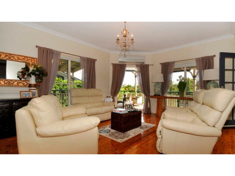 16 Talisman Court, Eatons Hill QLD 4037