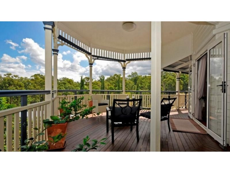 16 Talisman Court, Eatons Hill QLD 4037