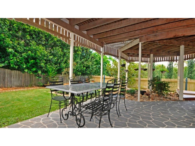 16 Talisman Court, Eatons Hill QLD 4037