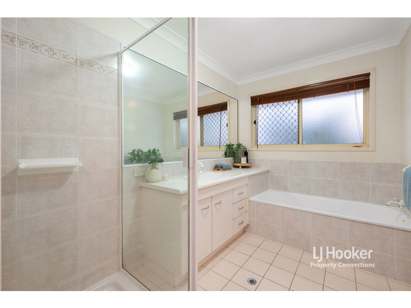 17 Atoll Crescent, Eatons Hill QLD 4037