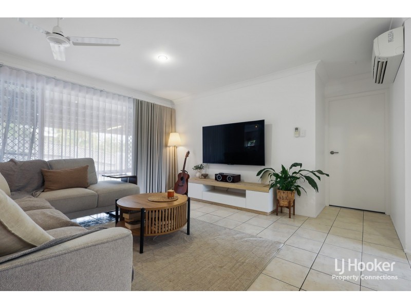 8 Handel Court, Eatons Hill QLD 4037