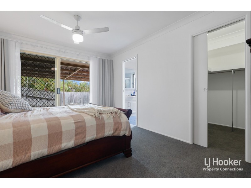 8 Handel Court, Eatons Hill QLD 4037