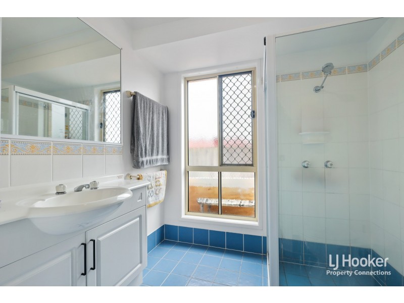 8 Handel Court, Eatons Hill QLD 4037