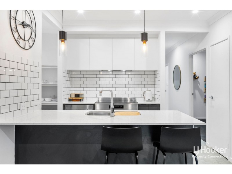 9 Creekside Terrace, Albany Creek QLD 4035