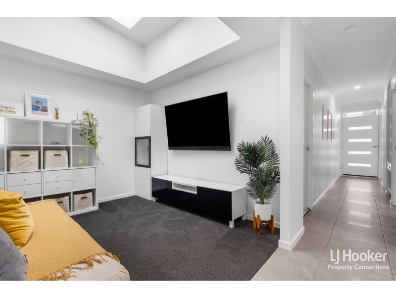 9 Creekside Terrace, Albany Creek QLD 4035