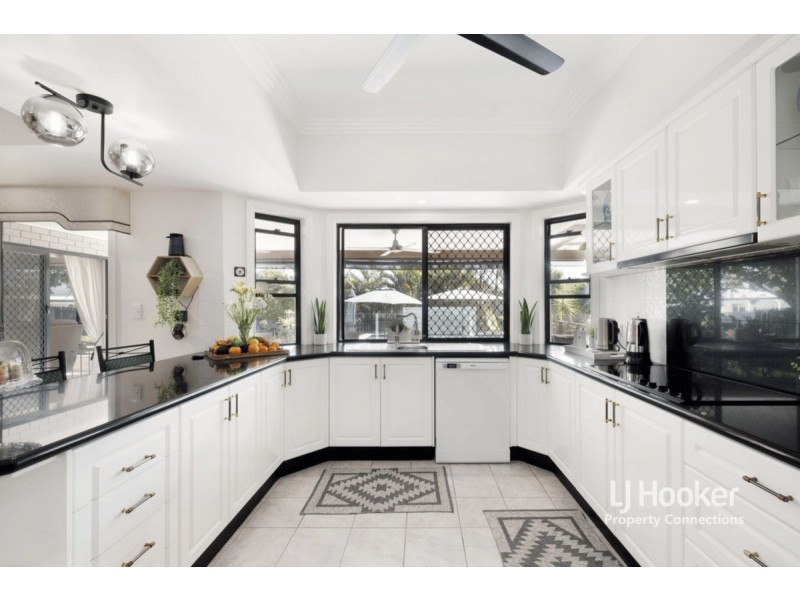 42 Voyager Circuit, Bridgeman Downs QLD 4035