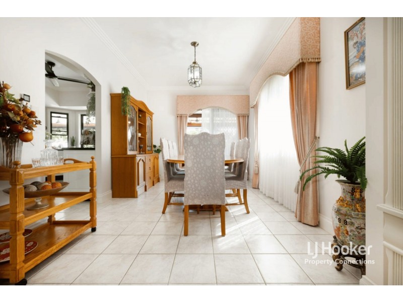 42 Voyager Circuit, Bridgeman Downs QLD 4035