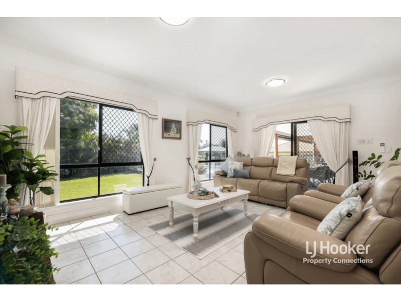 42 Voyager Circuit, Bridgeman Downs QLD 4035