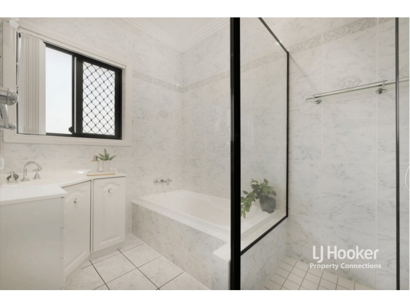 42 Voyager Circuit, Bridgeman Downs QLD 4035