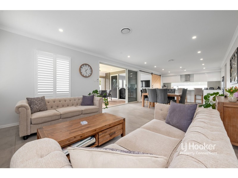 26 Desertrose Crescent, Bridgeman Downs QLD 4035