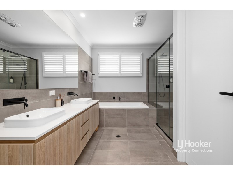 26 Desertrose Crescent, Bridgeman Downs QLD 4035