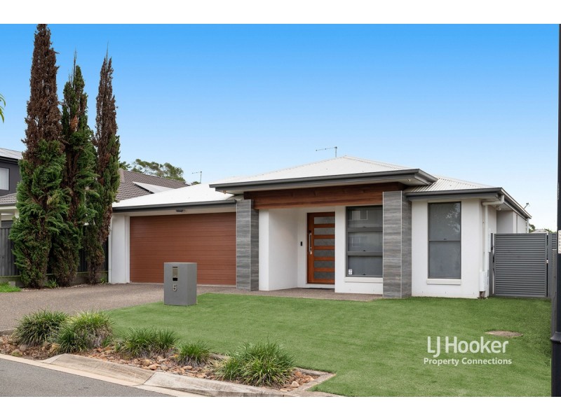 5 Sovereign Place, Bridgeman Downs QLD 4035