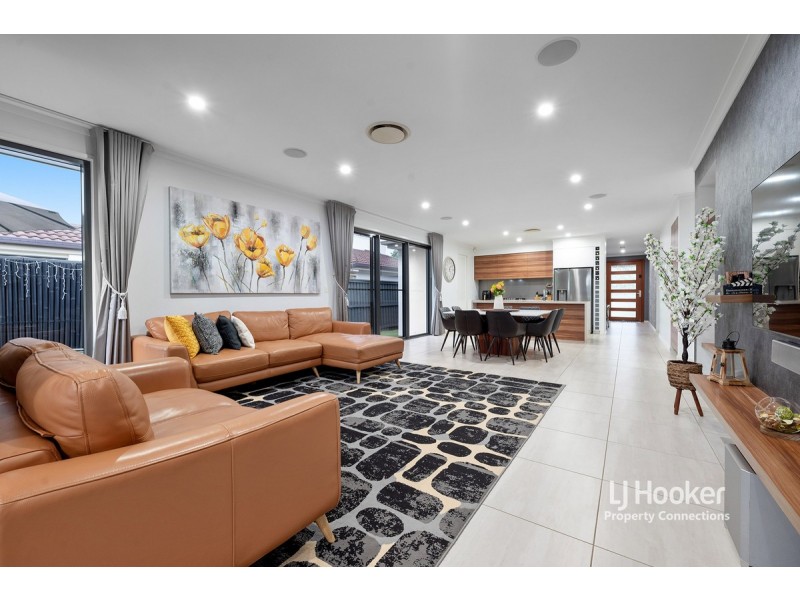 5 Sovereign Place, Bridgeman Downs QLD 4035