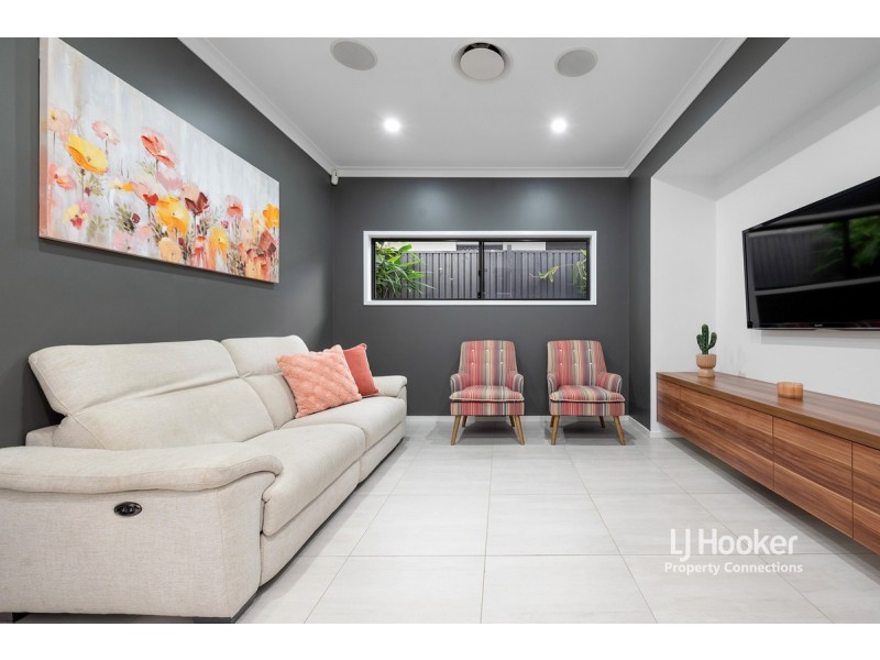 5 Sovereign Place, Bridgeman Downs QLD 4035