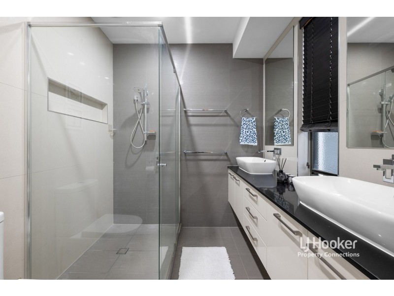 5 Sovereign Place, Bridgeman Downs QLD 4035