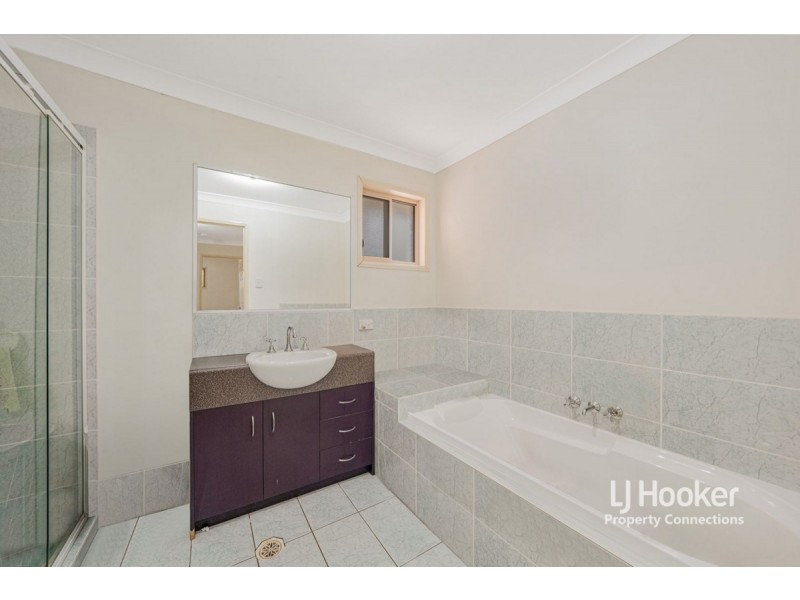 6 Talisman Court, Eatons Hill QLD 4037