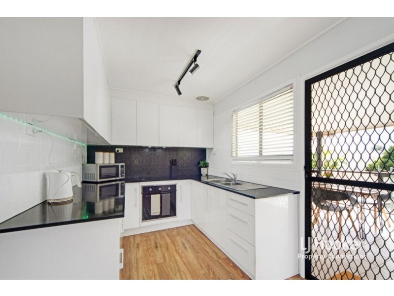 6 Willow Street, Albany Creek QLD 4035