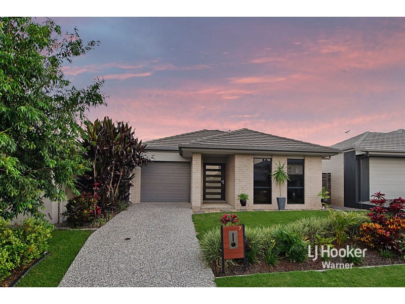 7 Cooloola Circuit, Warner QLD 4500