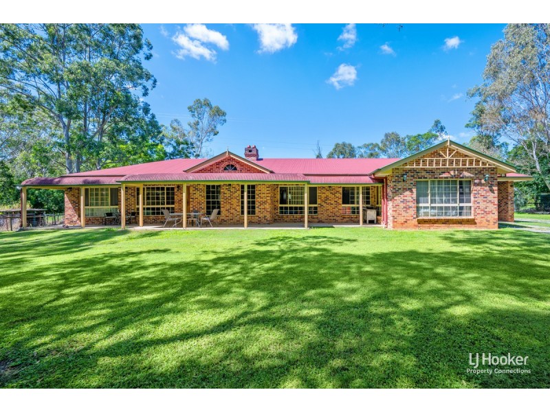 7 Manchester Court, Eatons Hill QLD 4037