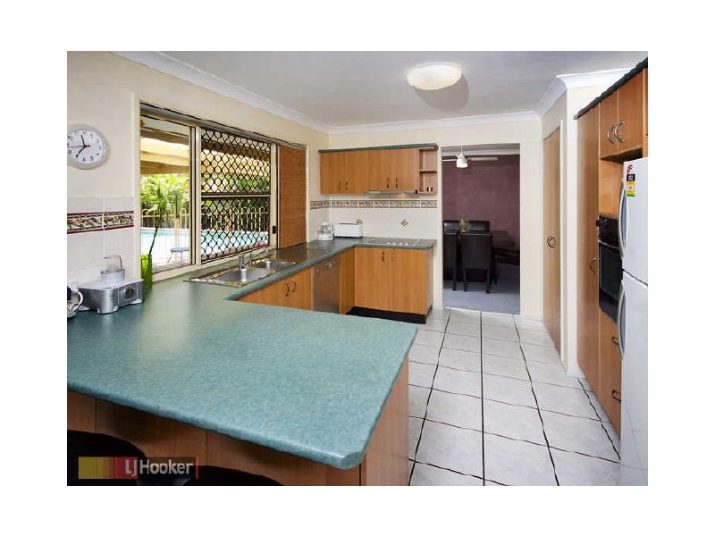 42 Marina Court, Eatons Hill QLD 4037