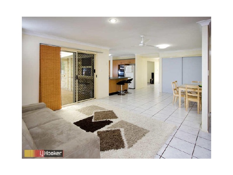 42 Marina Court, Eatons Hill QLD 4037