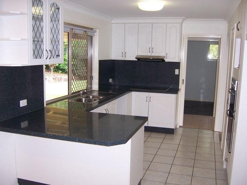 8 Wattle Tree Court, Albany Creek QLD 4035