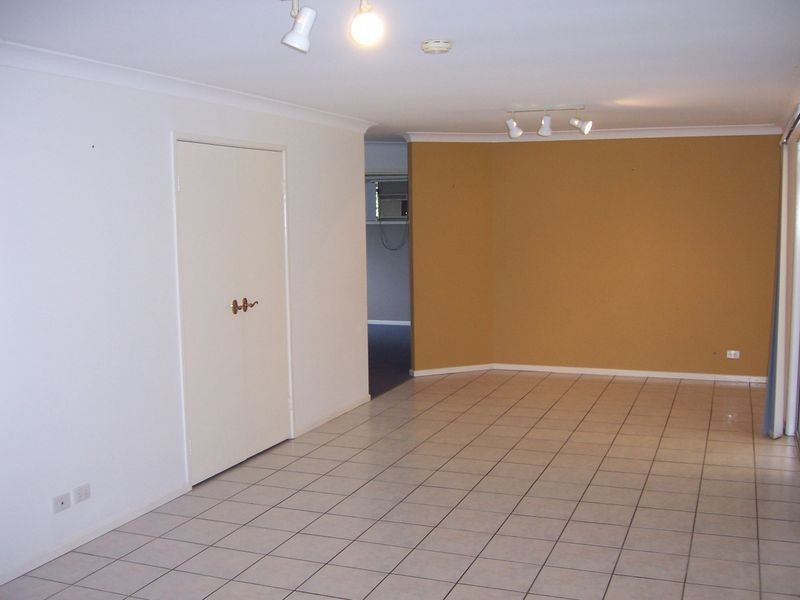 8 Wattle Tree Court, Albany Creek QLD 4035