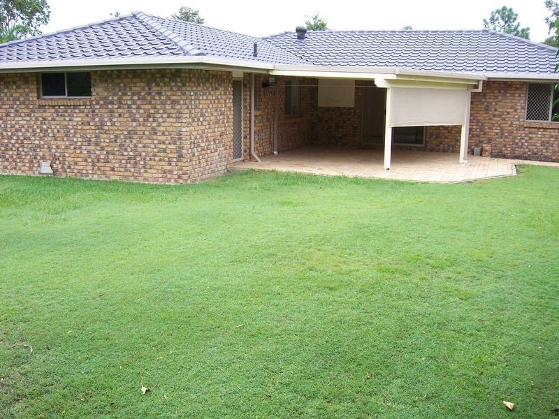 8 Wattle Tree Court, Albany Creek QLD 4035