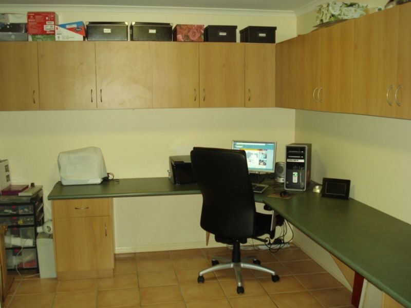 2 Glendore Court, Eatons Hill QLD 4037