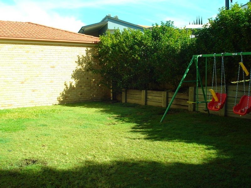 2 Glendore Court, Eatons Hill QLD 4037