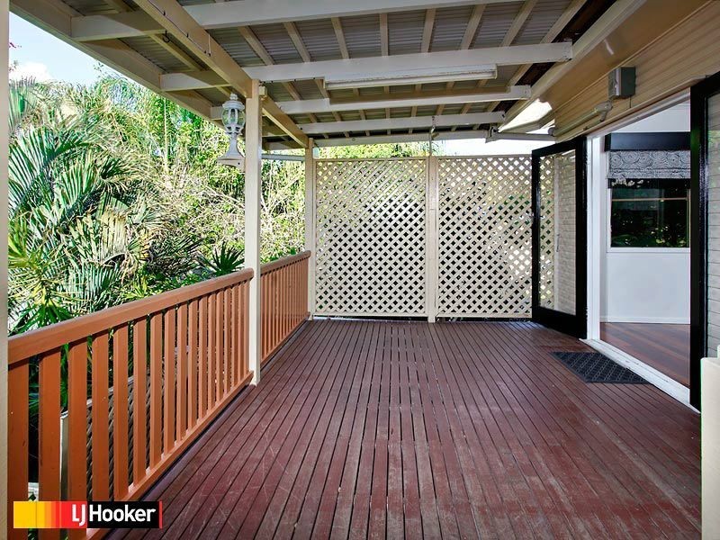 24 Boona Street, Petrie QLD 4502
