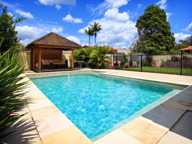 6 Caradon Street, Albany Creek QLD 4035