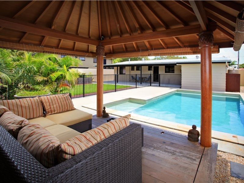 6 Caradon Street, Albany Creek QLD 4035