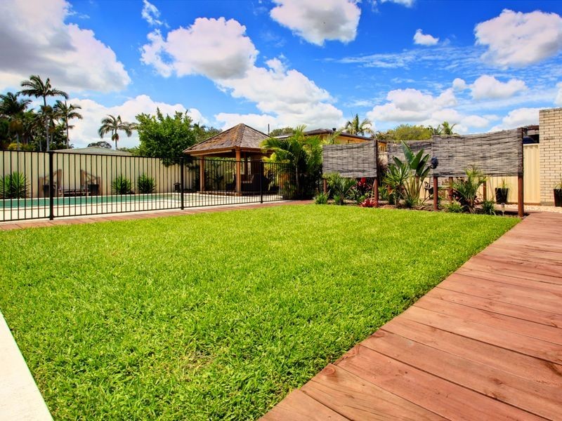 6 Caradon Street, Albany Creek QLD 4035