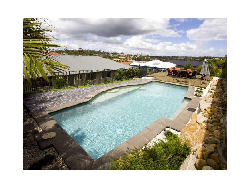 13 Glendore Court, Eatons Hill QLD 4037