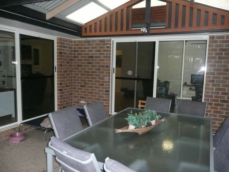 17 Saraband Drive, Eatons Hill QLD 4037