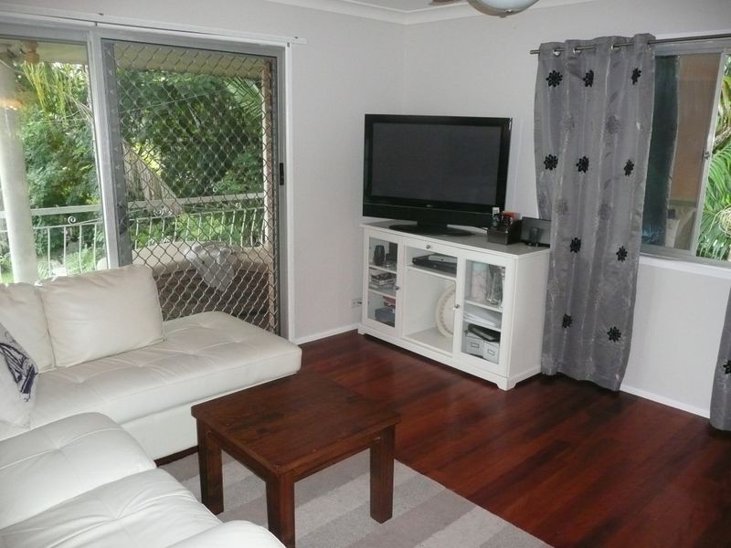 18 Avon Crescent, Albany Creek QLD 4035