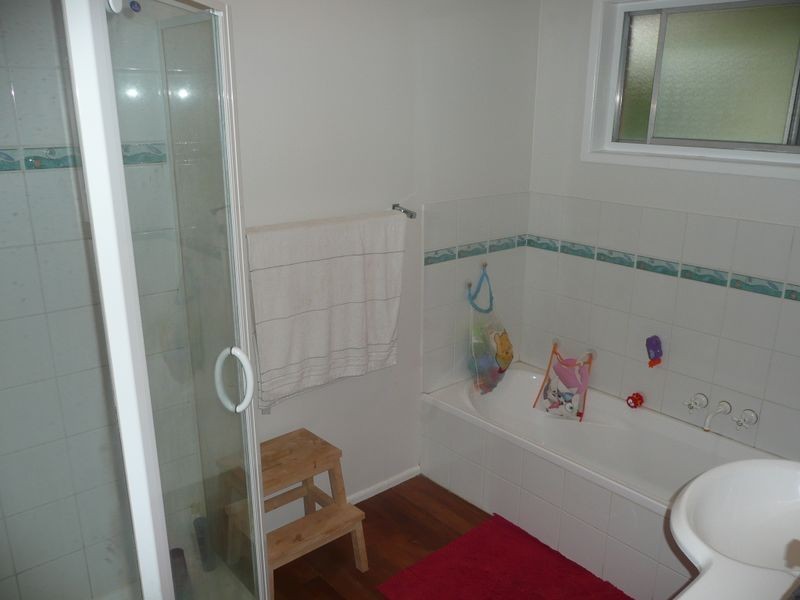 18 Avon Crescent, Albany Creek QLD 4035